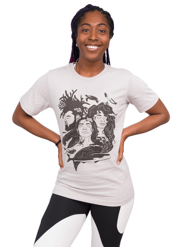 Model: Carlee is a shark & sea turtle scientist and co-founder of Minorities in Shark Sciences. She is 5’7”, 145 lbs, 36C and is wearing a size S.