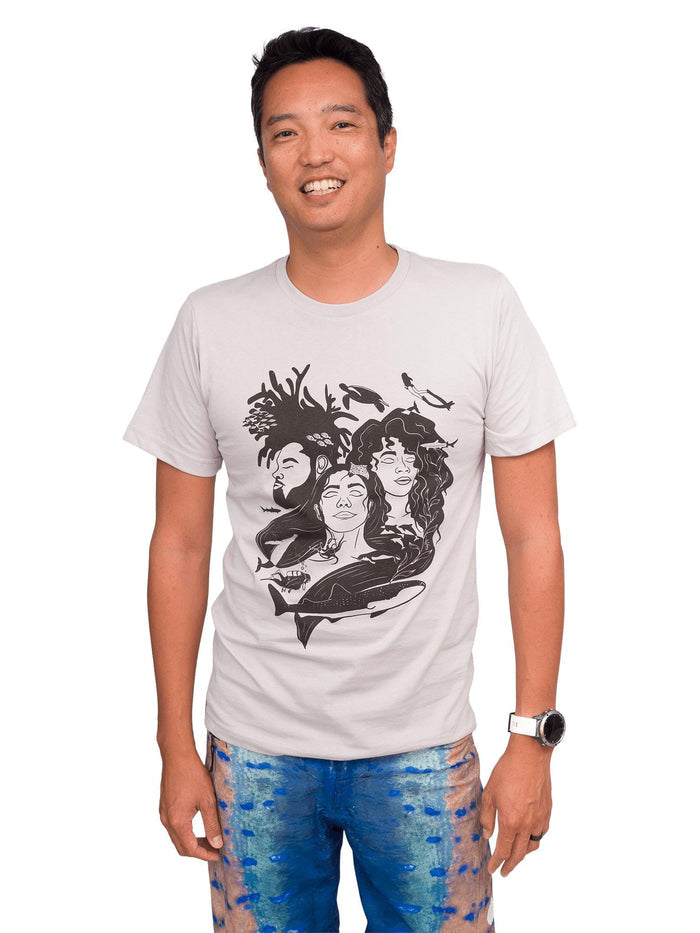 Model: Peter is an advocate for billfish conservation & the sportfishing community. He is 6'0", 175 lbs and is wearing a size M.