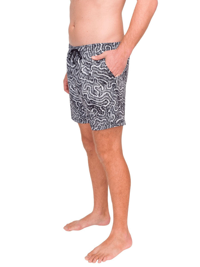 Model: Dalton is a coral biologist who studies the relationship between communities and reef ecosystems. He is 6'3", 200lbs, and is wearing a size XL.