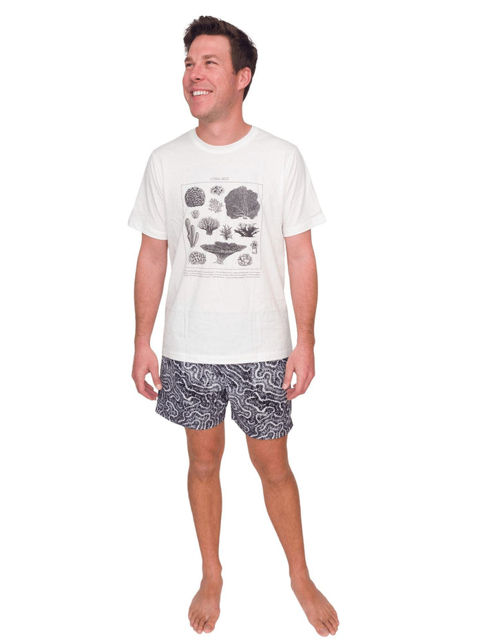 Model: Dalton is a coral biologist who studies the relationship between communities and reef ecosystems. He is 6'3", 200lbs, and is wearing a size XL.