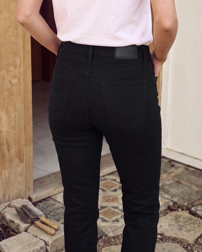 Elin Slim Straight Crop || Black