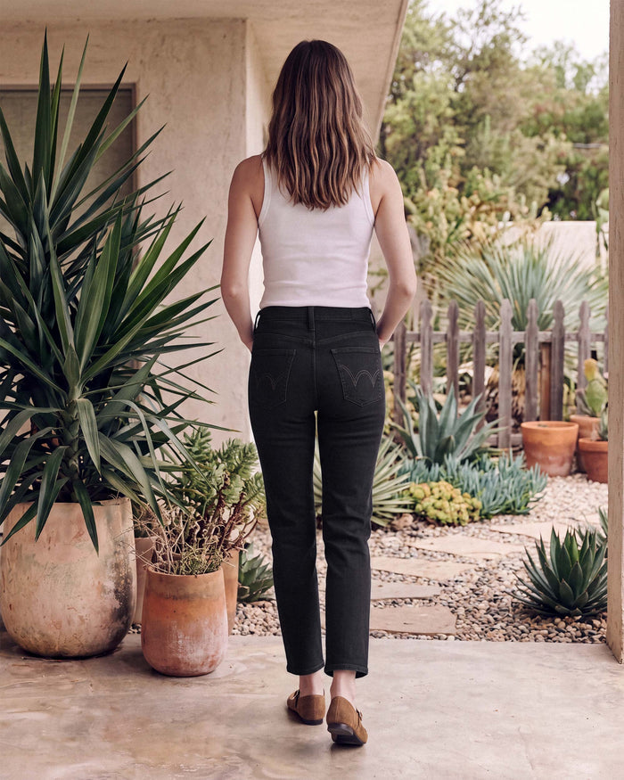 Elin Slim Straight Crop || Blackstone
