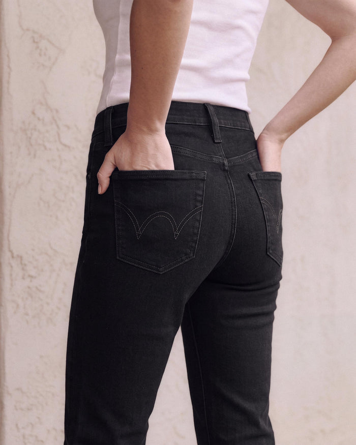 Elin Slim Straight Crop || Blackstone