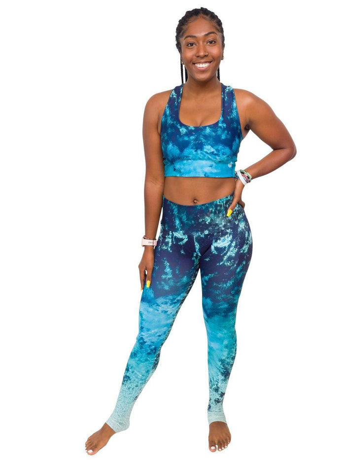 Model: Carlee is a shark & sea turtle scientist and co-founder of Minorities in Shark Sciences. She is 5'7", 145 lbs, 36C and is wearing a M legging and S top.