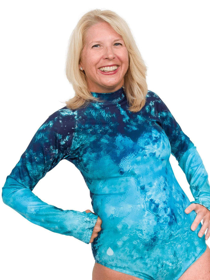Model: Amy is an active environmental volunteer and divemaster. She is 5'3", 128 lbs, 36B and is wearing a L.