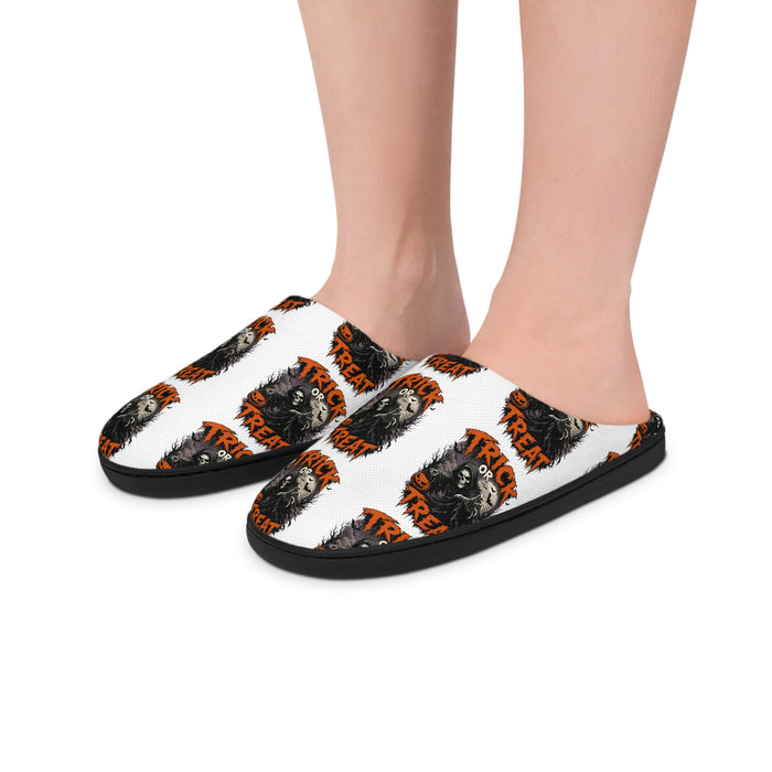 Halloween Black Cat 'Trick or Treat' Men's Indoor Slippers