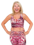 Model: Amy is an active environmental volunteer and divemaster. She is 5'3", 128 lbs, 36B and is wearing a L legging and M top.