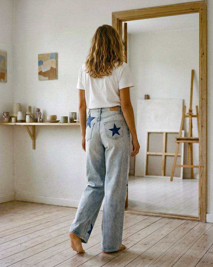 Kayla Relaxed Straight Jean || Foam - Blue Stars
