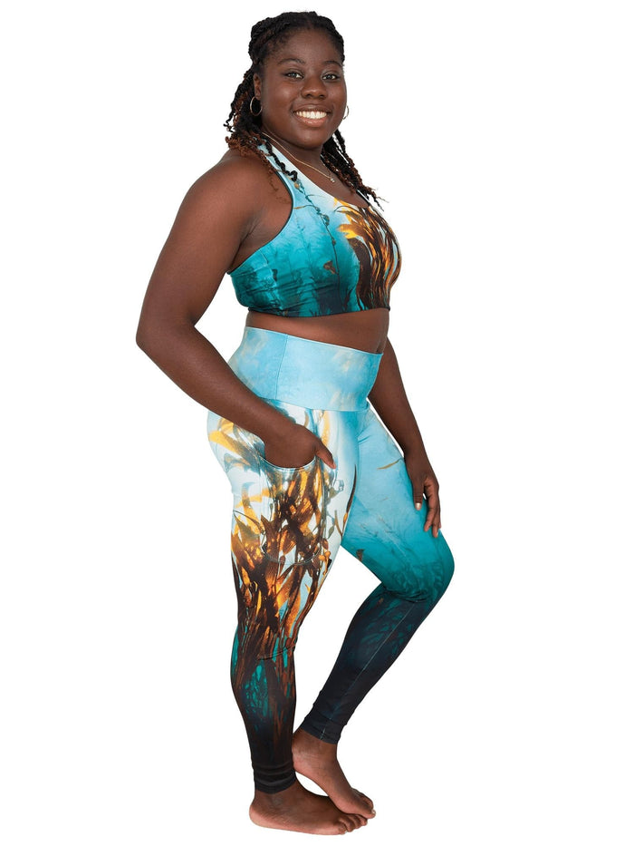Model: Ianna is currently pursing a Master's degree in Marine Biology at the University of Miami. She is 5'6, 175 lbs and is wearing a size L