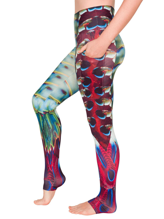 Model: Laura is our Chief Product Officer at Waterlust, a scuba diver, kiter and recreational yogi. She is 5’10, 147 lbs, 34B and is wearing a M legging.
