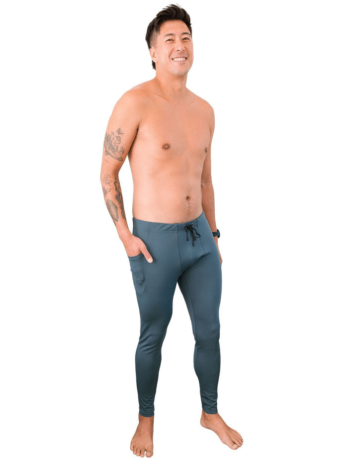 Model: Kevin is a marine and molecular biologist researching the impacts of ocean warming on corals. He is 6'1", 175 lbs, and is wearing a size L.