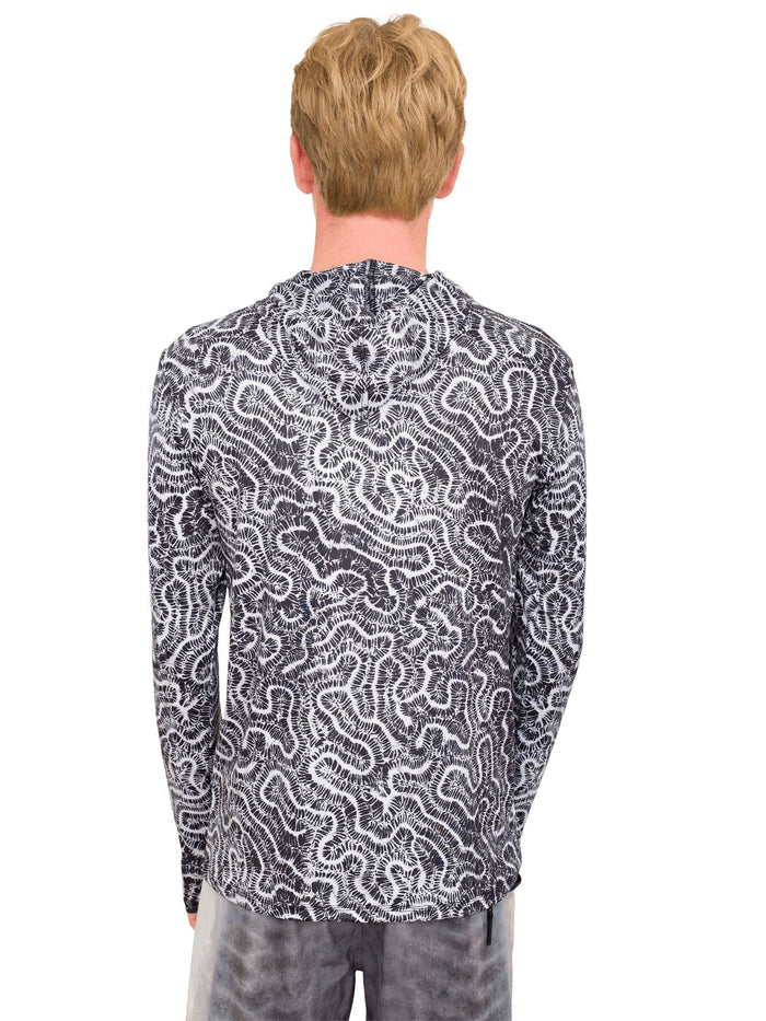 Model: Jake is a shark scientist and educator with Field School. He is 5'10", 135 lbs and is wearing a size S sun shirt.