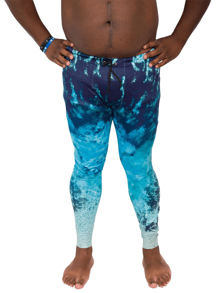 Model: Alex is a fish and wildlife biologist, and science communicator. He is 5’8”, 240 lbs and is wearing a size L.