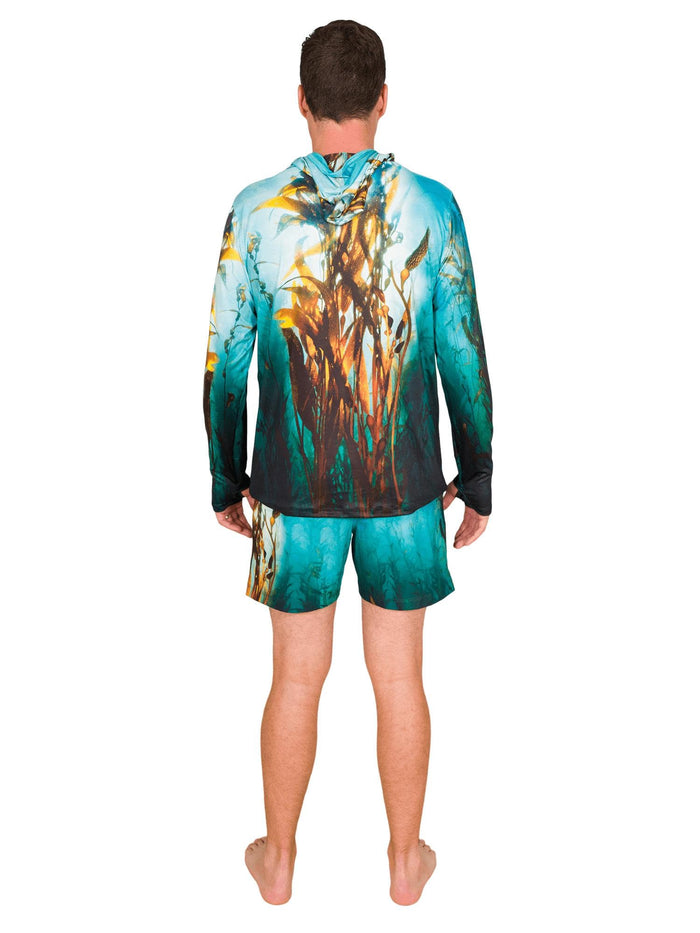 Model: Dalton is a coral biologist who studies the relationship between communities and reef ecosystems. He is 6'3", 200lbs, and is wearing a size XL.