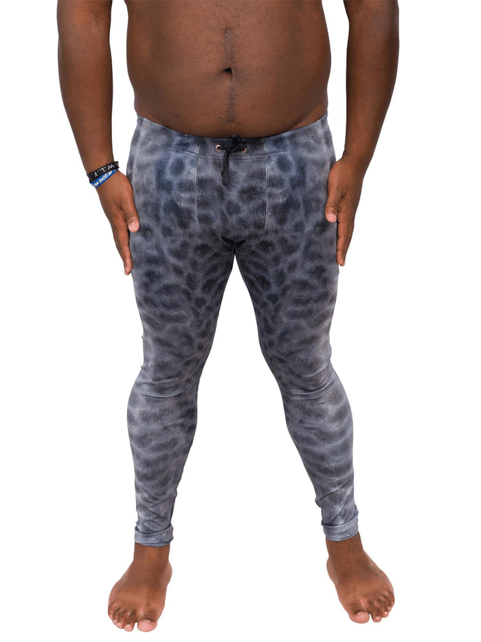 Model: Alex is a fish and wildlife biologist, and science communicator. He is 5’8”, 240 lbs and is wearing a size L.