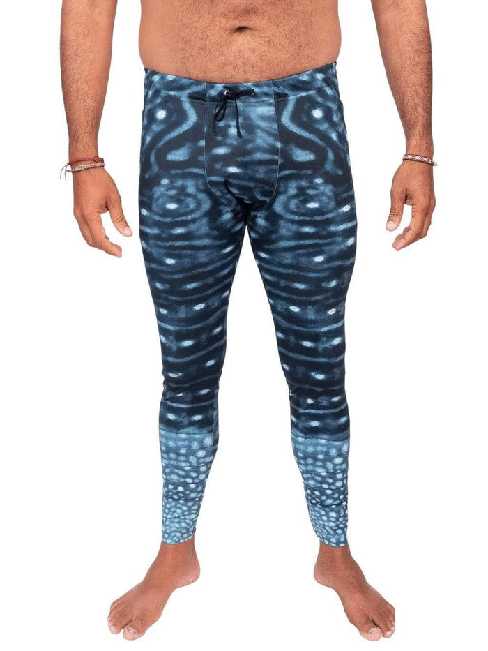 Model: Rolando is a seascape and fisheries ecologist. He is 5'9, 190 lbs and is wearing a size L.