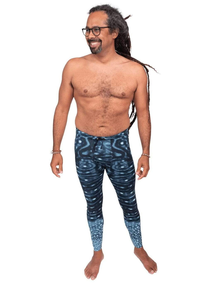 Model: Rolando is a seascape and fisheries ecologist. He is 5'9, 190 lbs and is wearing a size L.