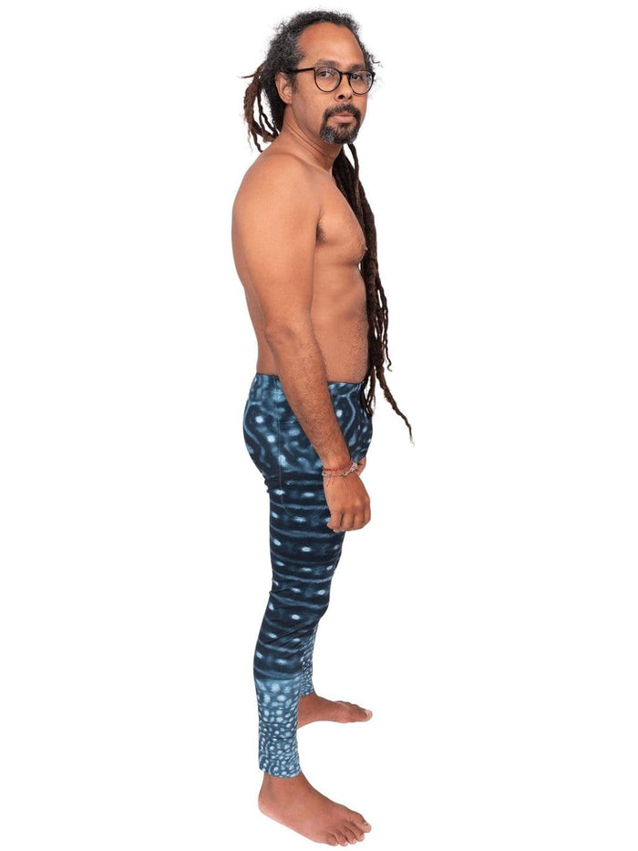 Model: Rolando is a seascape and fisheries ecologist. He is 5'9, 190 lbs and is wearing a size L.