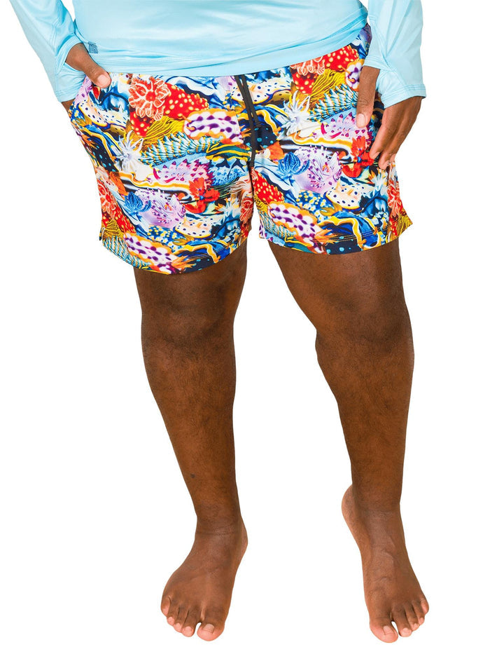 Model: Theo dedicates his free time to volunteering with local non-profits to remove debris from our waterways, and restoring habitats. He is 6'2", 260lbs, and wearing a size 2XL.