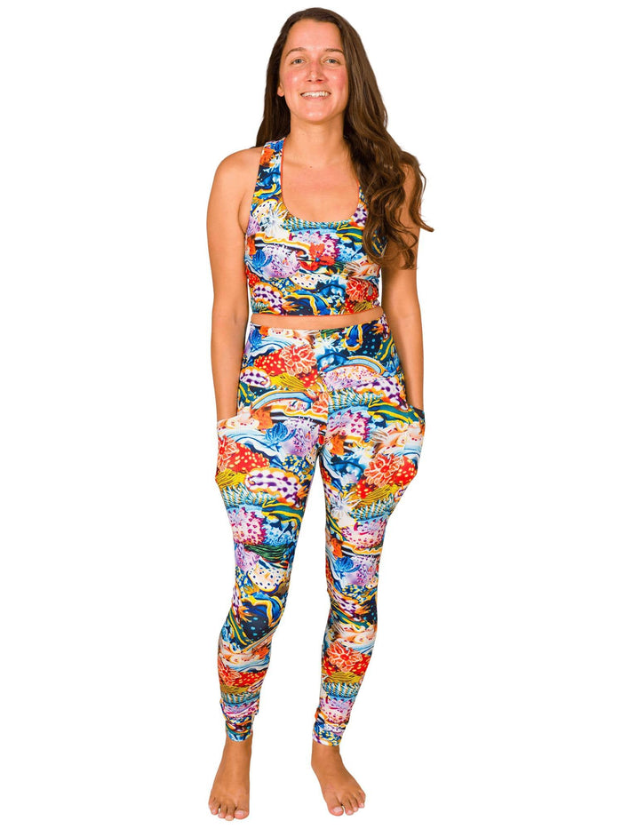 Model: Bianca is a marine policy advisor and coral biologist. She is 5'4", 115lbs, and wearing a size S.