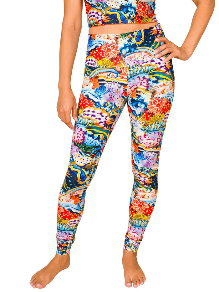 Model: Bianca is a marine policy advisor and coral biologist. She is 5'4", 115lbs, and wearing a size S.