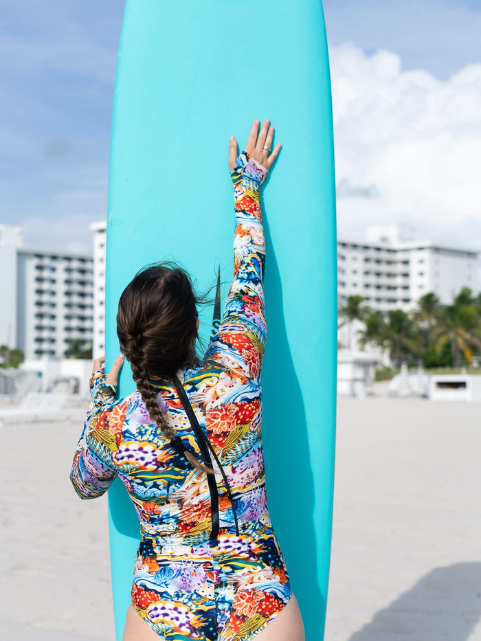 Model: Leah is a sea-going physical oceanographer. She is 5’9, 145lbs, 34B and is wearing a size M.
