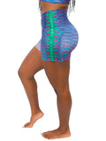 Model: Carlee is a shark & sea turtle scientist and co-founder of Minorities in Shark Sciences. She is 5'7", 145 lbs and is wearing a M.