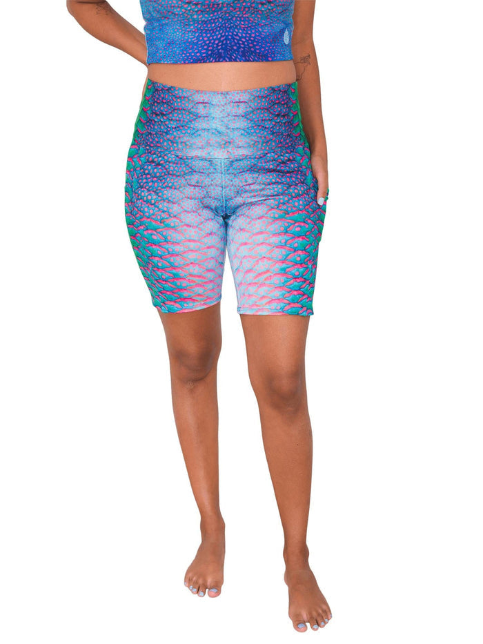 Model: Michelle is a marine science educator, coral reef ecologist, and scientific diver. She is 5'3", 111lbs, 32A and is wearing a size S.
