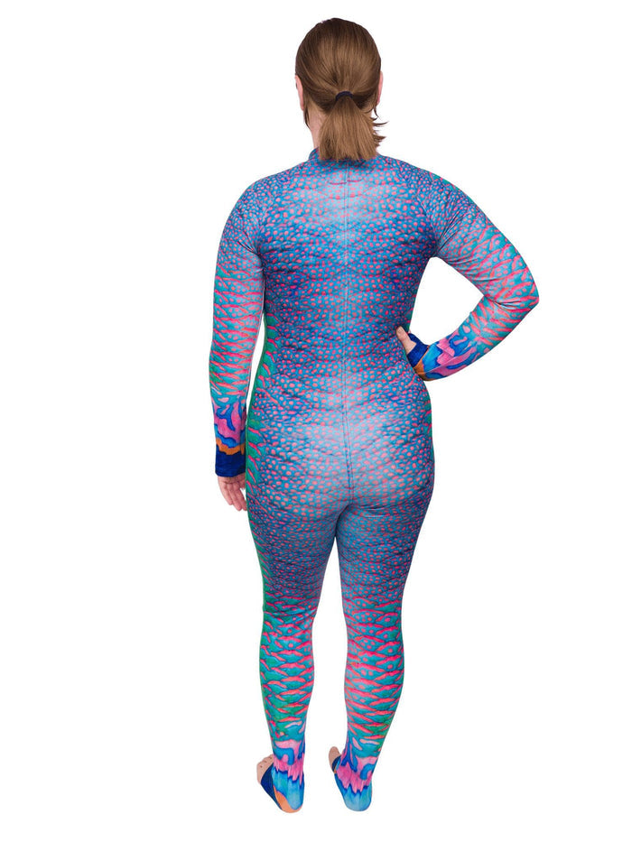 Model: Camilla is the Operations Manager here at Waterlust. She loves using her camera to communicate marine conservation issues. She is 5'8", 180 lbs and wearing a size XL.