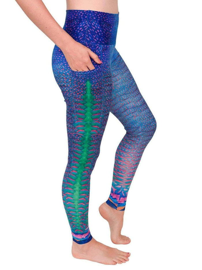 Model: Laura is our Chief Product Officer at Waterlust, a scuba diver, kiter and recreational yogi. She is 5’10, 147 lbs and is wearing a size M.