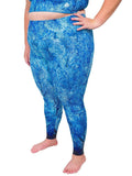 Model: Angela is working towards her Master of Professional Science in Marine Conservation. She is 5'6", 235 lbs and is wearing a 2XL.