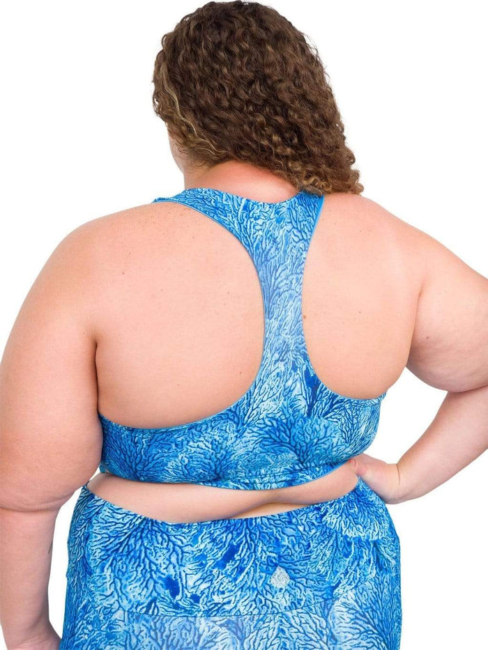 Model: Angela is working towards her Master of Professional Science in Marine Conservation. She is 5'6", 235 lbs, 42E and is wearing a 2XL top and legging.