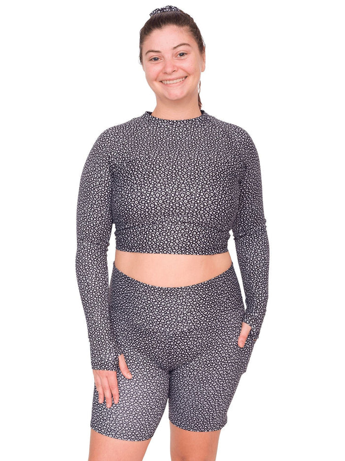 Model: Camilla is the operations manager here at Waterlust. She loves using her camera to communicate marine conservation issues. She is 5’8”, 180 lbs, 36B and is wearing a size L top and XL short.