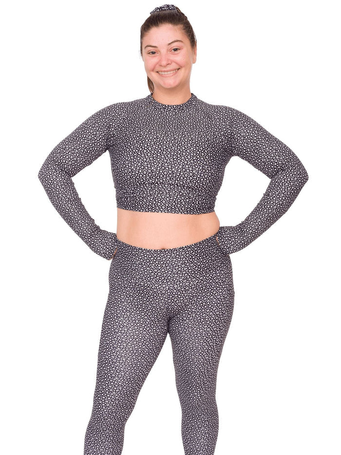 Model: Camilla is the operations manager here at Waterlust. She loves using her camera to communicate marine conservation issues. She is 5’8”, 180 lbs, 36B and is wearing a size L.