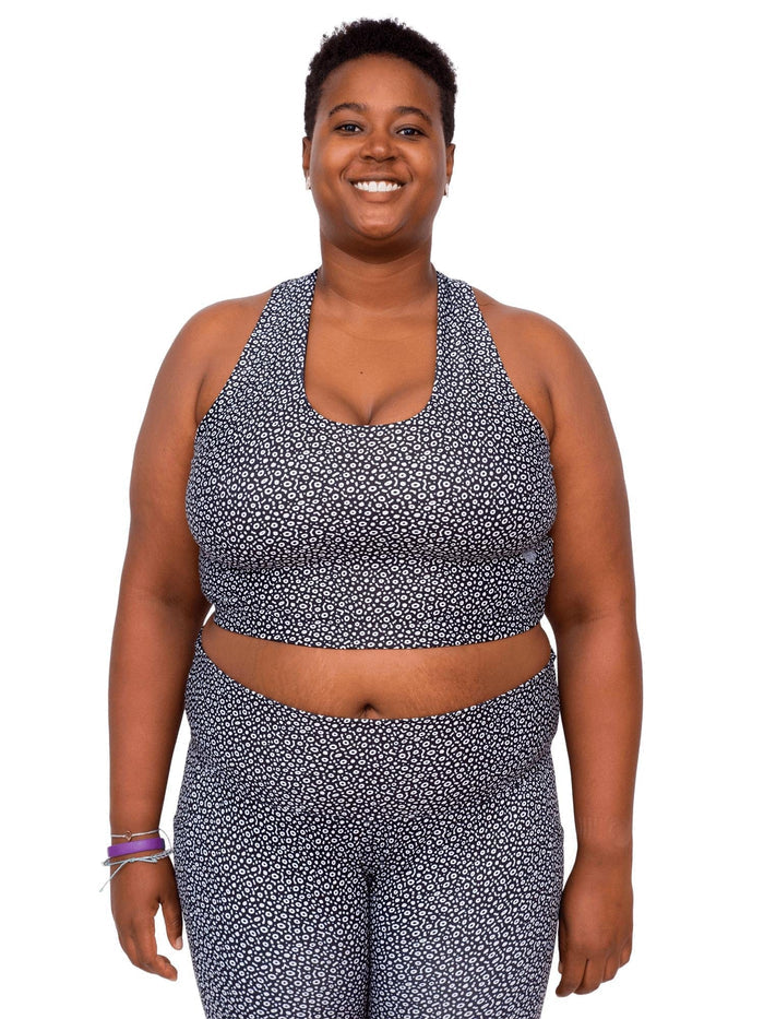 Model: Candace is a PhD candidate in the Predator Ecology & Conservation Lab at FIU and the first Bahamian scientist dedicated specifically to shark research. She is 5'9", 230 lbs, and is wearing a size 3XL.