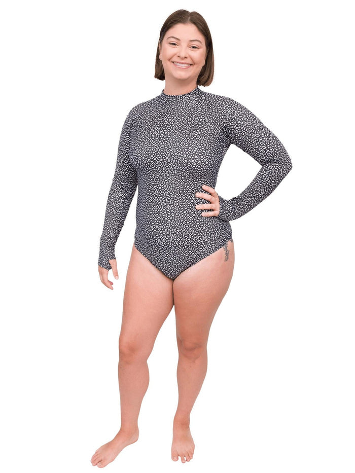 Model: Camilla is the Operations Manager here at Waterlust. She loves using her camera to communicate marine conservation issues. She is 5'8", 180 lbs and wearing a size L.