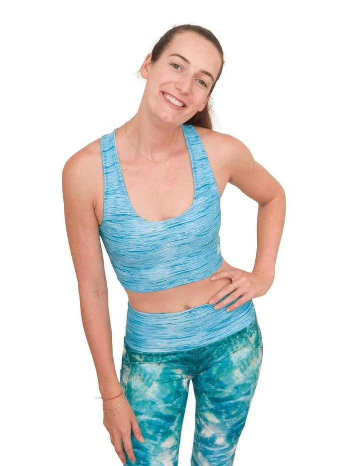 Model: Laura is our Chief Product Officer at Waterlust, a scuba diver, kiter and recreational yogi. She is 5’10, 147 lbs, 34B and is wearing a S top and M legging.