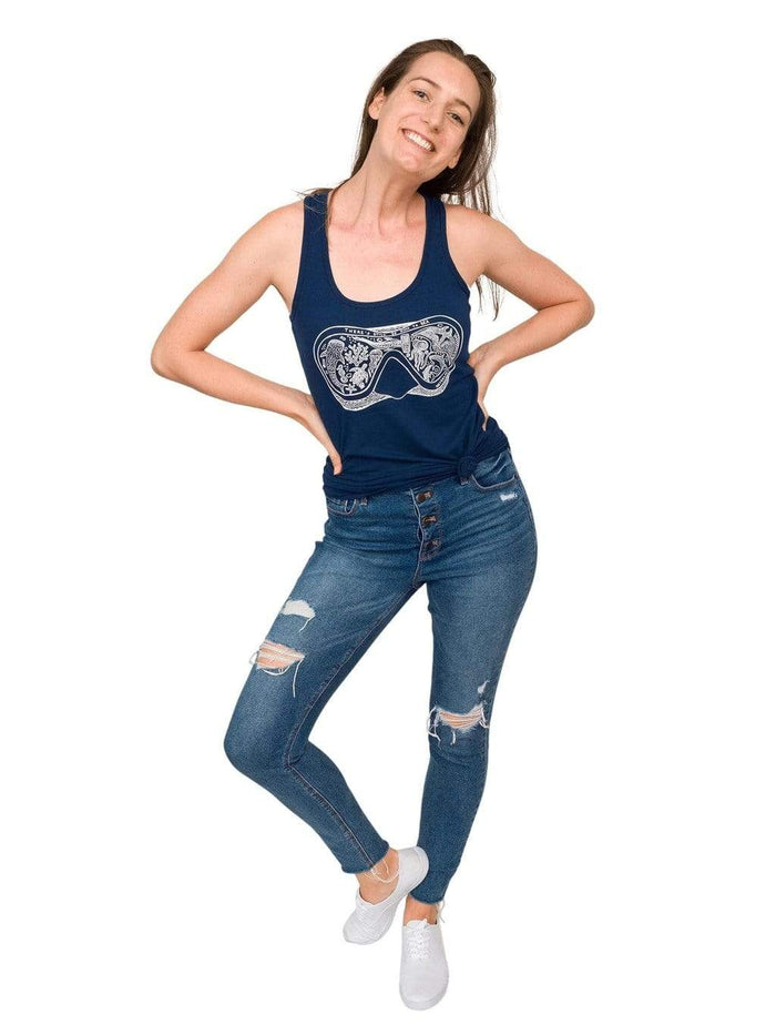Model: Laura is our Chief Product Officer at Waterlust, a scuba diver, kiter and recreational yogi. She is 5’10, 147 lbs, 34B and is wearing a size M tank.