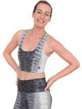 Model: Laura is our Chief Product Officer at Waterlust, a scuba diver, kiter and recreational yogi. She is 5’10, 147 lbs, 34B and is wearing a S top and M legging.
