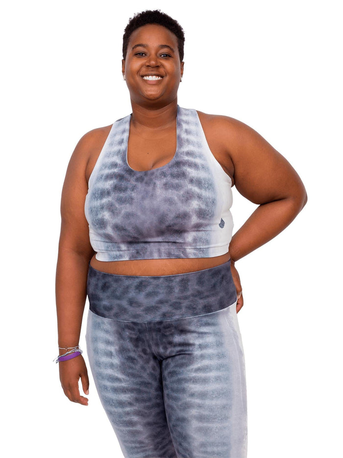 Model: Candace is a PhD candidate in the Predator Ecology & Conservation Lab at FIU and the first Bahamian scientist dedicated specifically to shark research. She is 5'9", 230 lbs, and is wearing a 3XL.