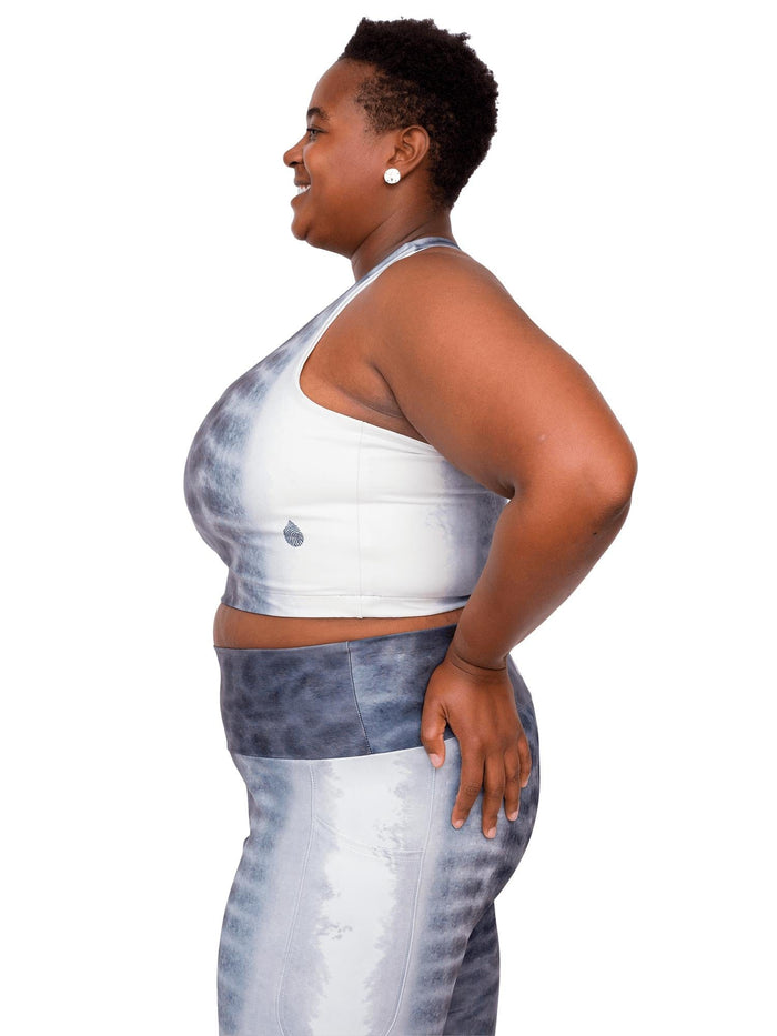 Model: Candace is a PhD candidate in the Predator Ecology & Conservation Lab at FIU and the first Bahamian scientist dedicated specifically to shark research. She is 5'9", 230 lbs, and is wearing a 3XL.