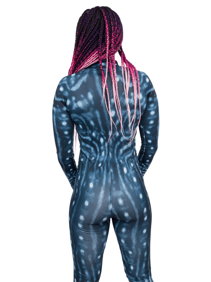Model: Carlee is a shark & sea turtle scientist and co-founder of Minorities in Shark Sciences. She is 5'7", 145 lbs, 36C and is wearing a size M.