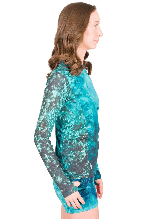 Model: Katherine is a marine biologist and environmental scientist. She is 5'8", 120 lbs, 32B and is wearing a size XS Women's Crew Neck Sun Shirt and S shorts.