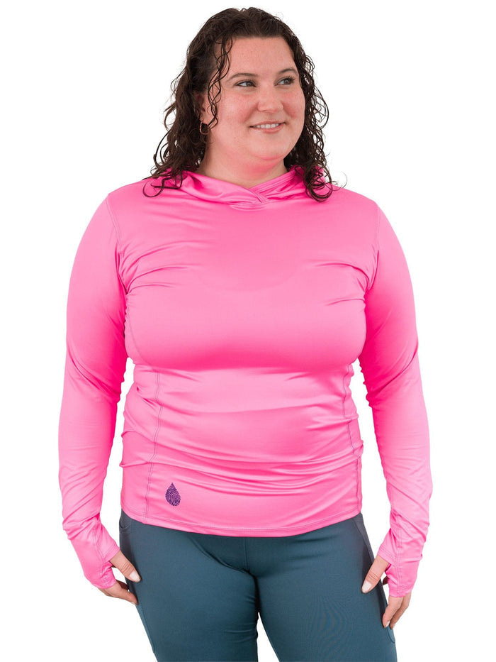 Model: Kela is a marine conservationist who strives to connect students with educational opportunities to help expand the reach of the marine science field. She is 5’5”, 185 lbs, 36F and is wearing a size XL.